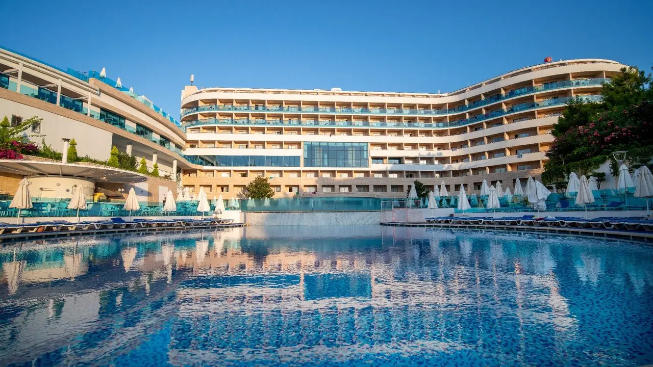 A Good Life Utopia Resort Transfer - Safe With Us