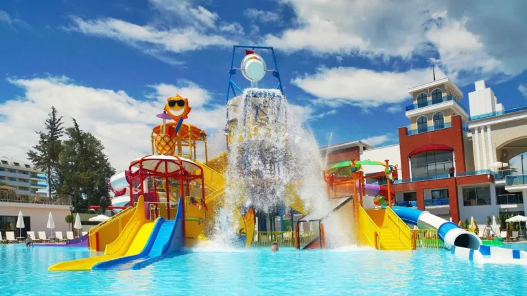 Club Aqua Plaza Hotel Transfer - Safe With Us