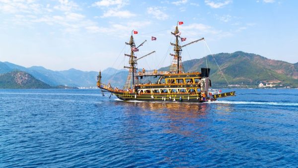 Boat Tour & Lunch from Antalya