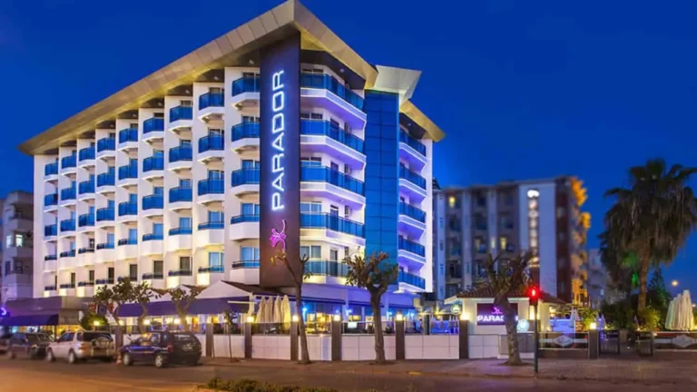 Parador Beach Hotel Transfer - Safe With Us