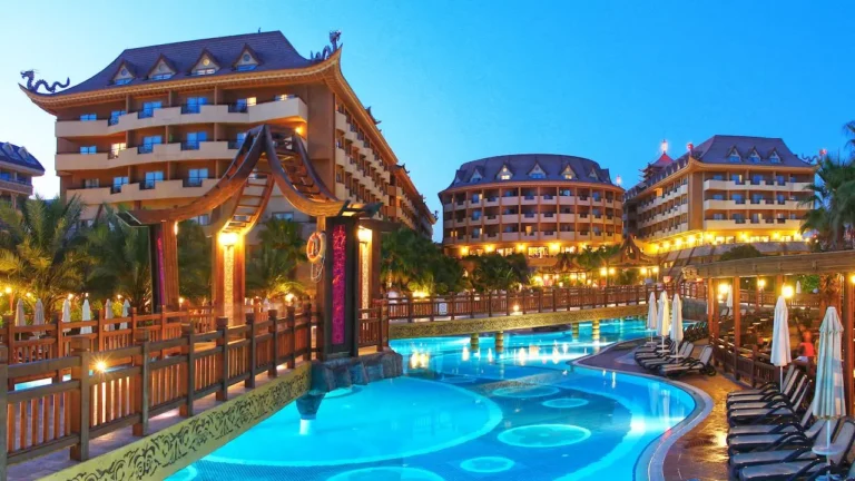 Side Royal Dragon Hotel Transfer - Safe With Us