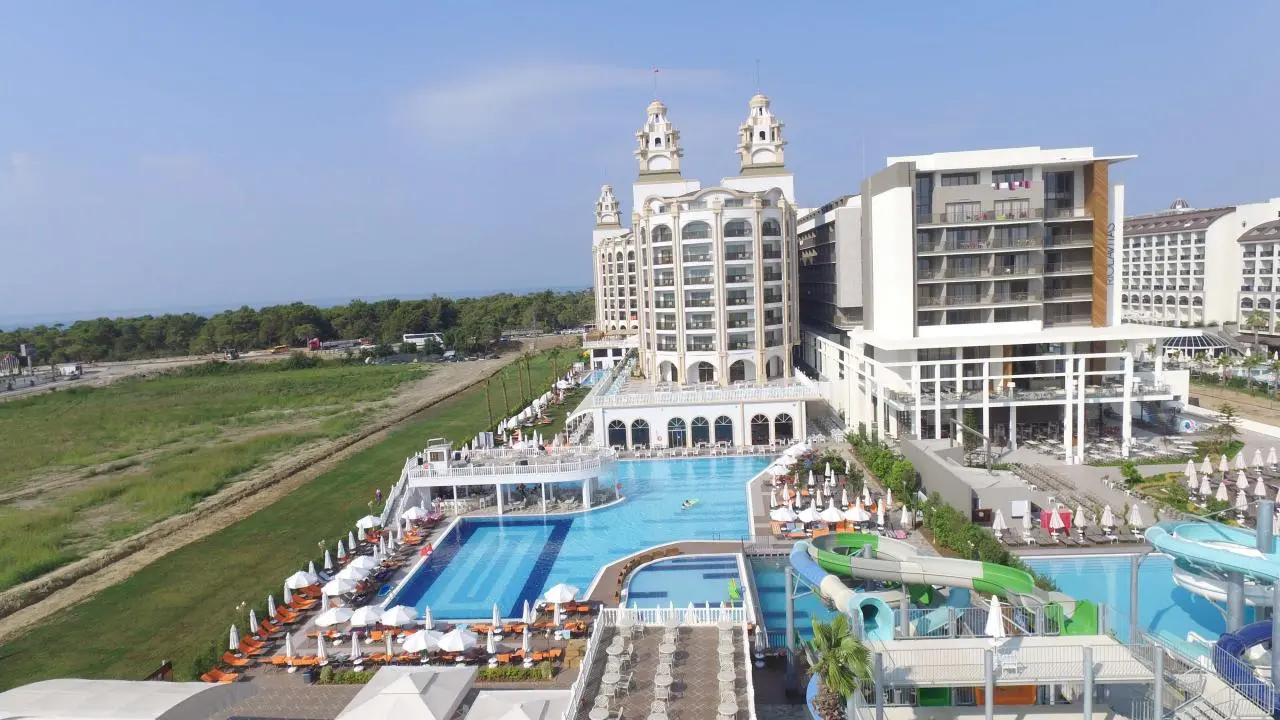 Jadore Deluxe Hotel Spa transfer