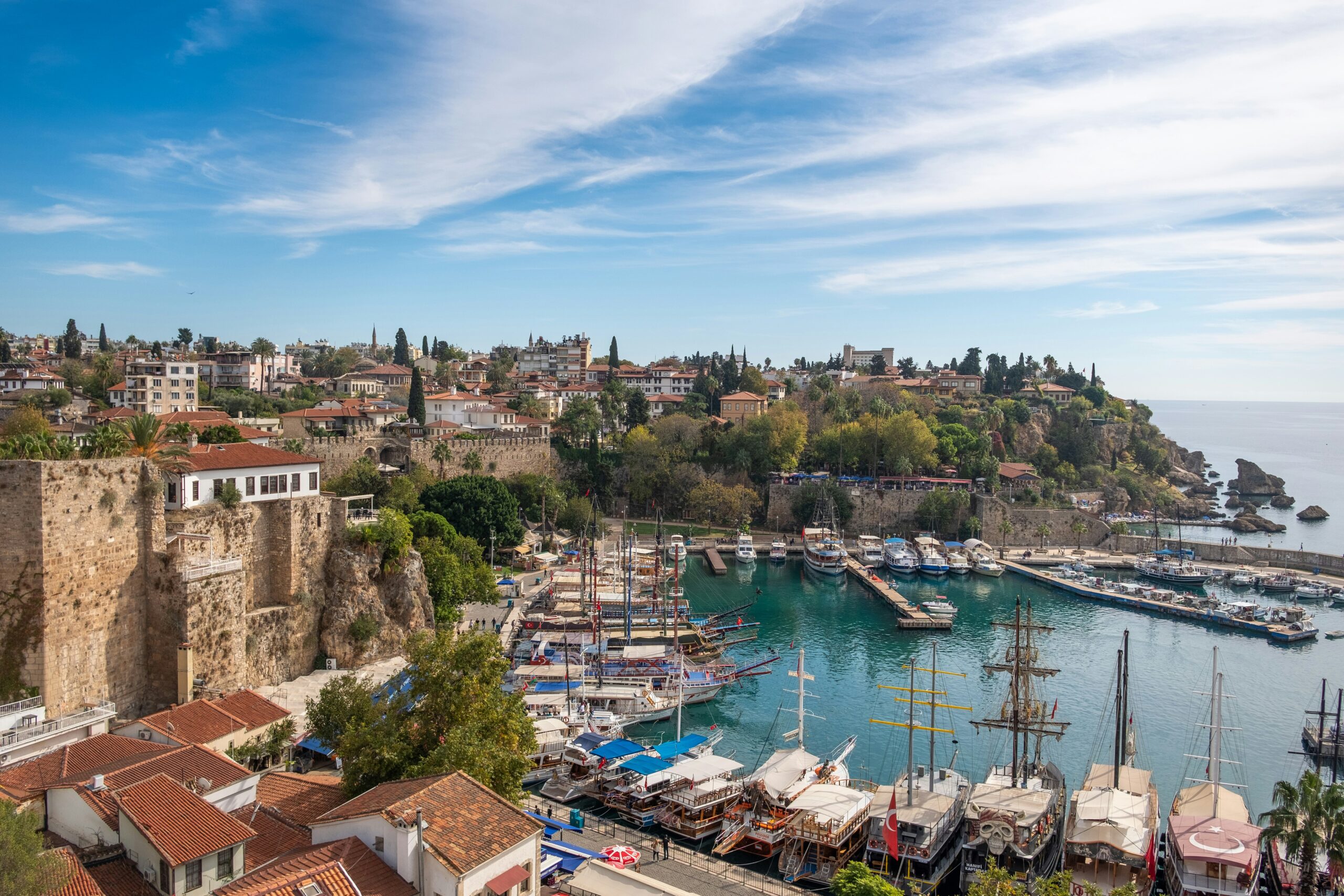 Alanya Group Transfer offers unforgettable Antalya experiences with VIP travel services.
